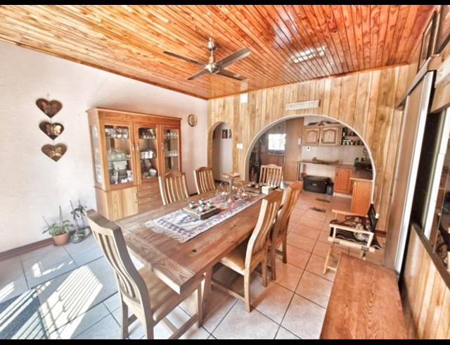 6 BEDROOM FREESTANDING FOR SALE IN MULBARTON